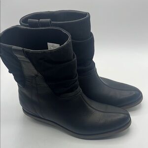 MERRELL Black Leather and Fabric Boots